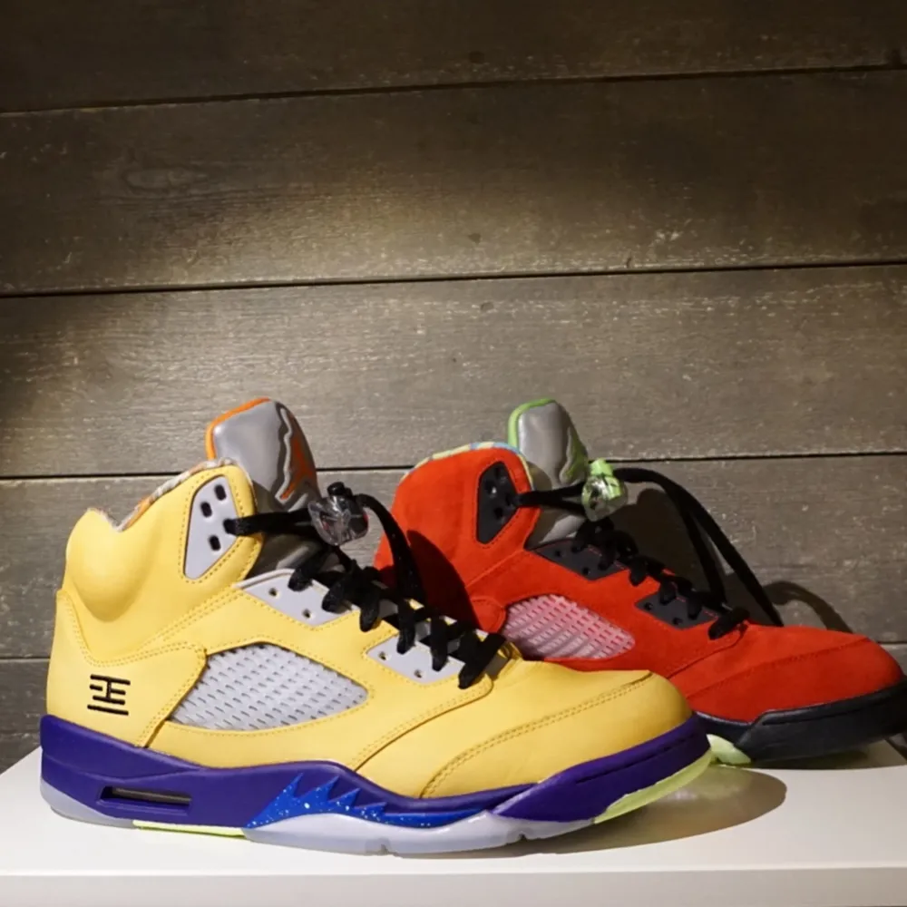 Air Jordan 5 what the Size: US 10.5 / EU 45.5                                     Condition: 9.5/10 (worn twice with minimal crease)    Ask if you want more photos! Happy to provide more.. Skor.