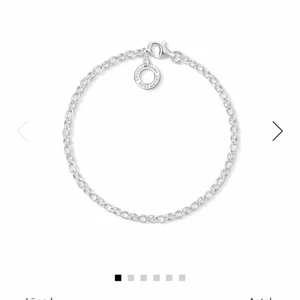 Berlockarmband Tomas Sabo - Säljer mitt berlockarmband från Tomas Sabo. Modellen är Charm armband Classic i storlek L. Anledningen till att jag säljer det är att jag köpte fel och inte har haft möjligheten att lämna tillbaka det. Armbandet är aldrig använt och box finns med! Armbandet kostar 250kr och säljs för 200kr 