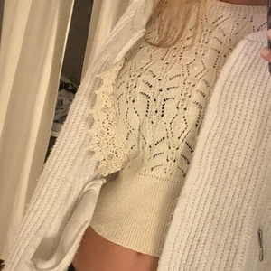 Topp från zara - Så fin jultopp men även till vardags! Från zara köpt förra våren men knappt använd! Nypris ca 300kr!