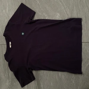 Double A tröja - Tshirt från wood wood knappt använd