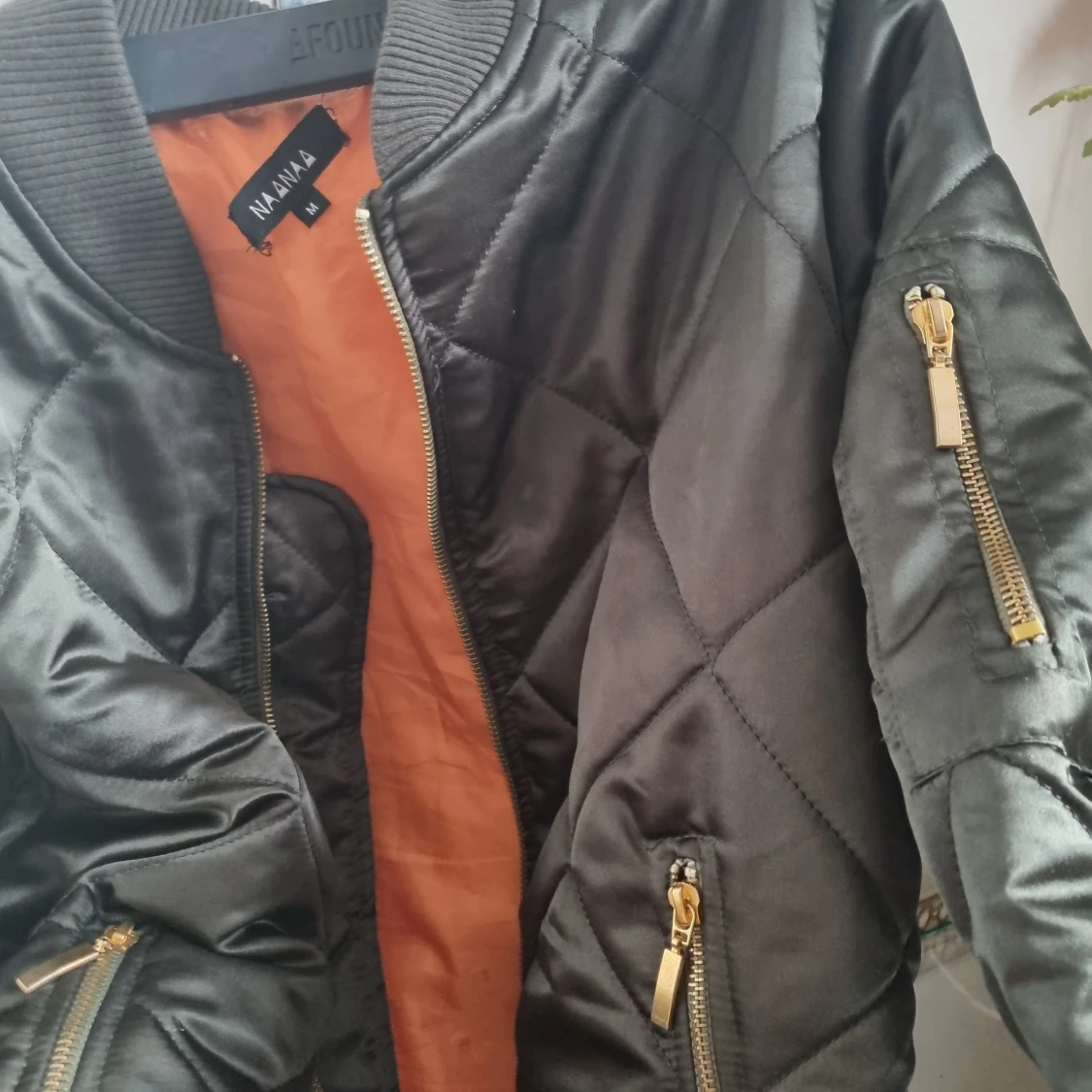 Militärgrön bomberjacka! - 90