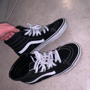 Vans - superfina och sköna vans jag köpte förra vintern men bara använt ett fåtal gånger så nu står dom och samlat på sig damm tyvärr