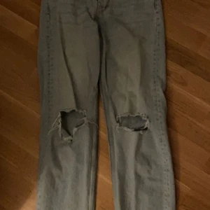 Blåa jeans 36 - Skriv vid intresse, du betalar priset plus frakten 🤍