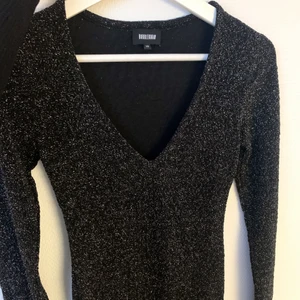 Ny klänning från Bubbleroom, XS - Oanvänd klänning från Bubbleroom i storlek XS