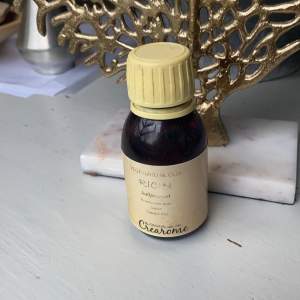 Castor oil med ca. 80% kvar! As bra för fransarna 