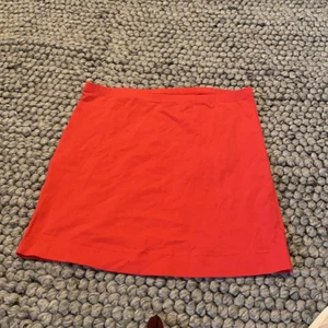 Rosa kjol - Mer neon rosa i verkligheten, storlek S