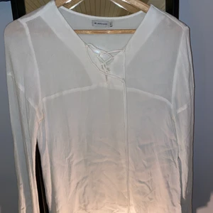 Vit blus  - Fin vit blus från Lager 157, rök - djurfritt hem, frakt ca 72kr eller mindre