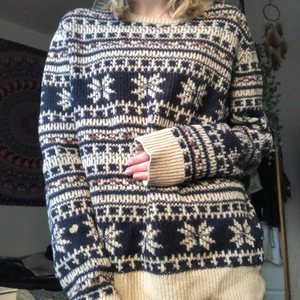 Mönstrad tjocktröja - Mysig tjocktröja perfekt nu på vintern❄️🥶⛄️🌨🛷🌌🌲