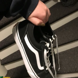 Vans - Max använd 2 gånger! Storlek 38! Köpta för 550kr!  📦Gratis frakt!