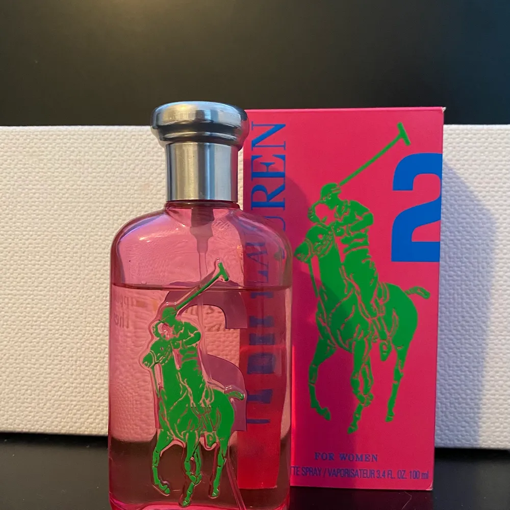 Ralph Lauren parfym. 100ml (största storleken). Nästan full. Säljes i kartongen.. Parfym.