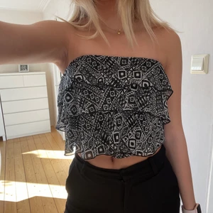 Söt topp - Band finns till om man önskar. Storlek S, köparen står för frakten 💓