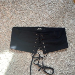 Korsett  - Korsett från bikbok i strl xs/s, bra skick.