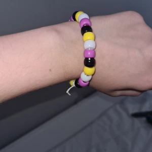 Non-binary Armband - Ett Non-binary Armband 