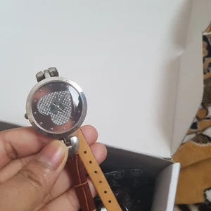 Klocka  - Fint klockan batari behöver bytas . 40kr plus frak 