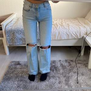 säljer zara jeans som inte finns att köpa längre💓 Köparen står för frakten😚 