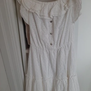 Sommarklänning strl M  - Jätte fin sommarklänning i bra skick, nästan alldrig använd strl M 💗 150 kr +  frakt