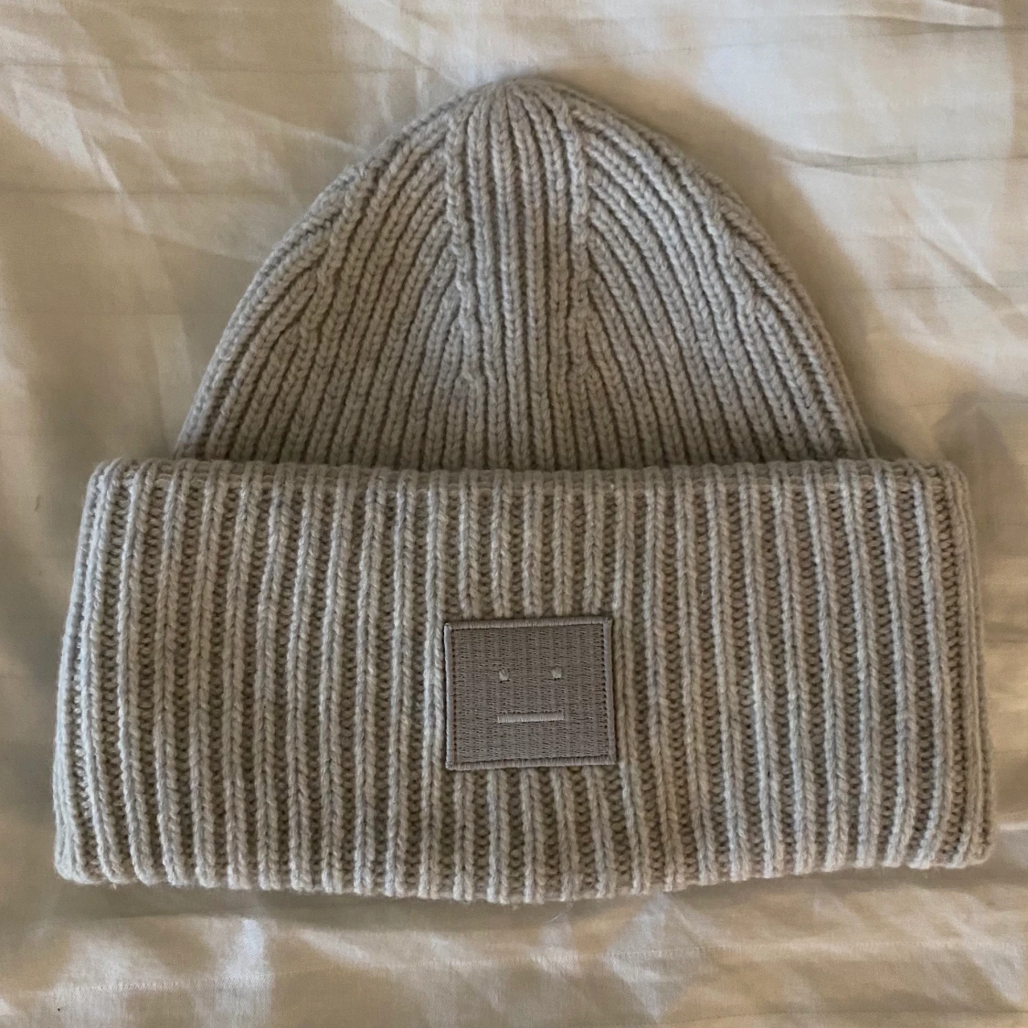 Acne mössa ljusgrå