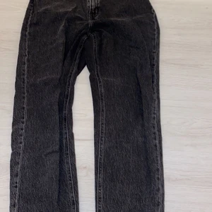 Mörkgråa jeans!  - Snygga mörkgråa/svarta jeans från H&M! 