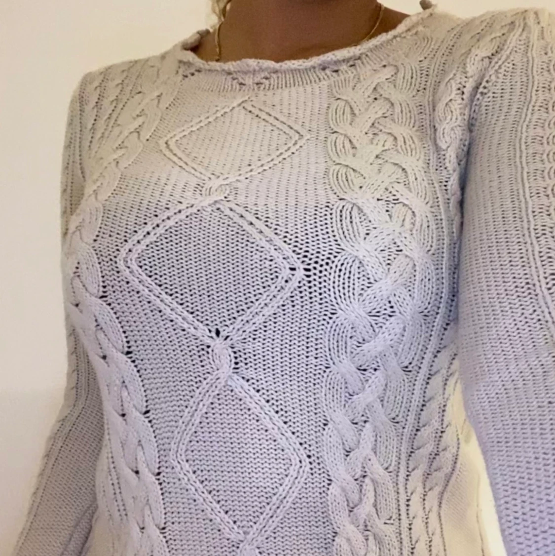 Beige/vit stickad tröja! - 90