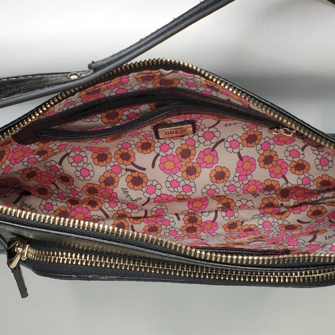 Guess handväska  - 91