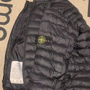 Stone Island jacka  - Användi ungefär 6 månader, äkta jacka