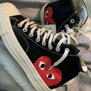 CDG converse  - CDG converse chuck taylor High helt oanvända. Pris kan diskuteras, buda!