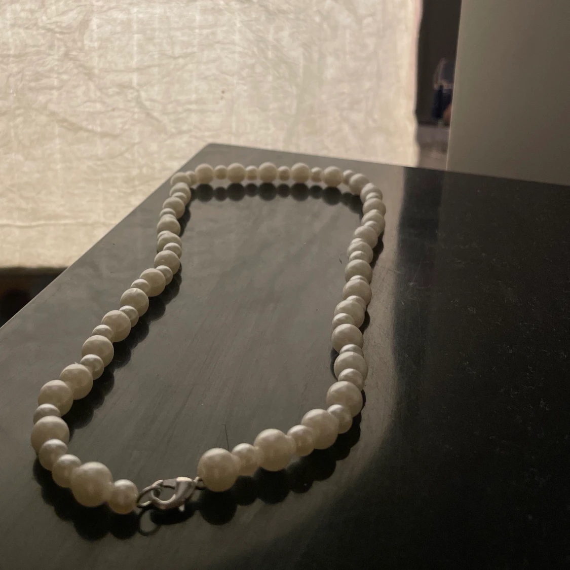 Vitt pärlhalsband ⚡️🤍✨ - 90