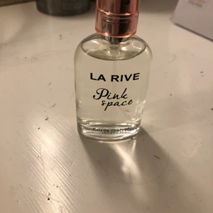 Parfym  - Har dubbla så säljer ena fuktar fantastiskt 😍😍