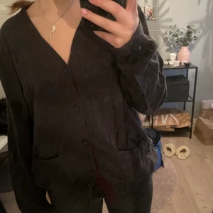 Kofta - Så fin kofta står inte storlek men skulle säga m/l men passar mig fint som har S❤️