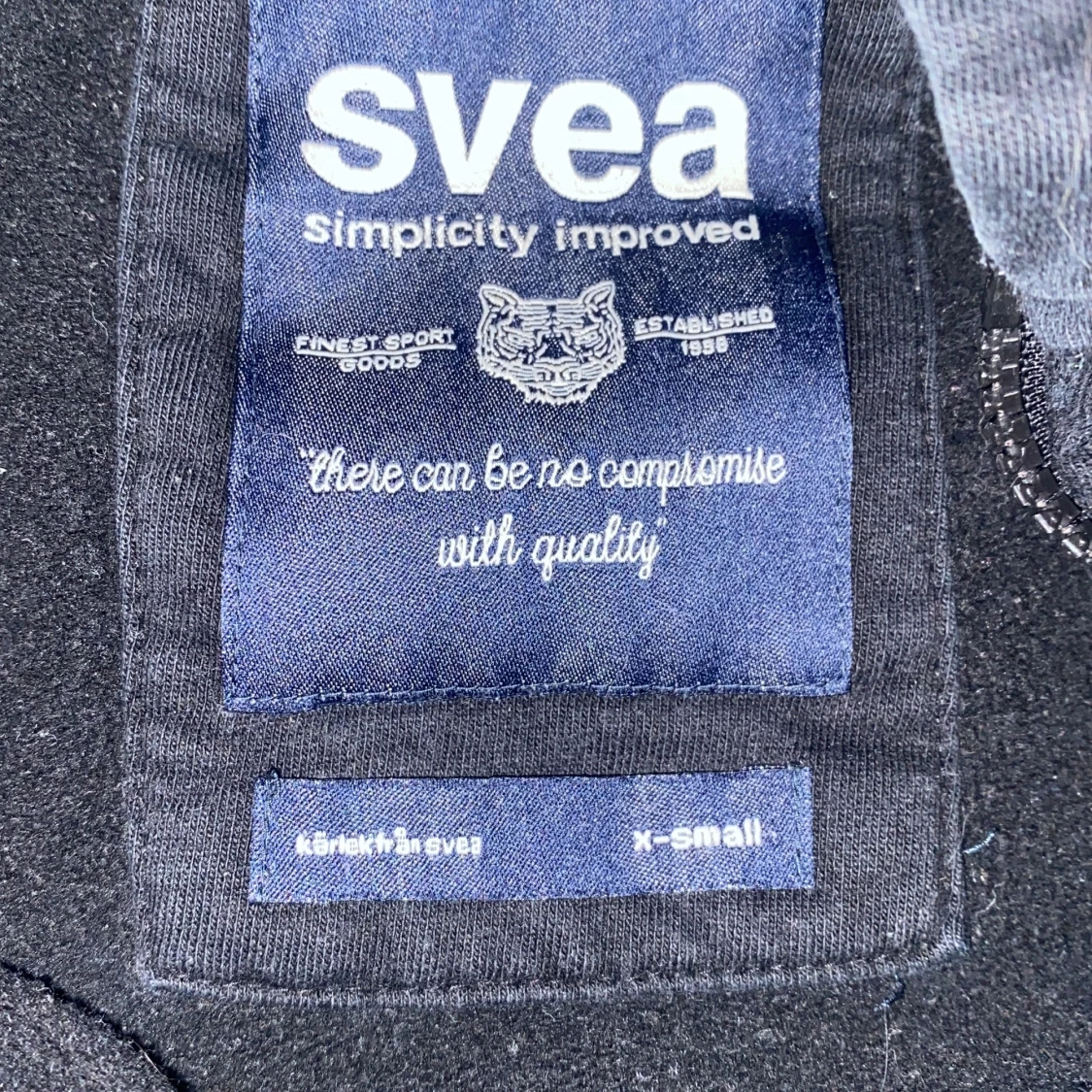 Svea hoodie strl xs  - 90
