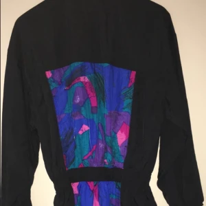 Reebok vintage - Oanvänd Reebok jacka, inköpt i usa på 1990-talet?  Stl S med dragsko i midjan. Fri frakt