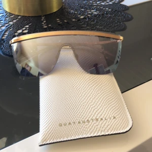 Solglasögon  - Använd bara 2 gånger 