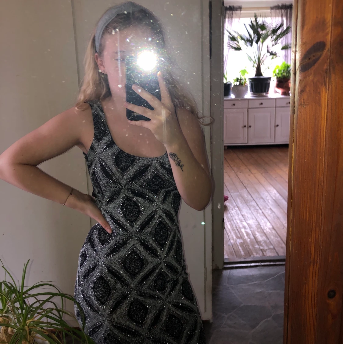 Glittrig klänning  - 90