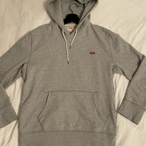 Levi’s hoodie  - Bra skick, andvänd endast ett fåtal gånger