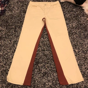 Byxor som jag sytt själv  - Byxor i herr storlek (M) jag är 188, så passar på folk som är lite längre. Om nån vill ha samma byxor men i mindre storlek är det bara att höra av sig 🔥