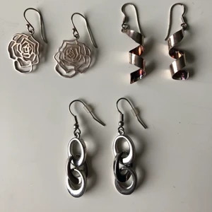 Örhängen  - Örhängen för 20kr st eller alla för 50kr. Köparen står för frakten. Skriv vid funderingar ☺️