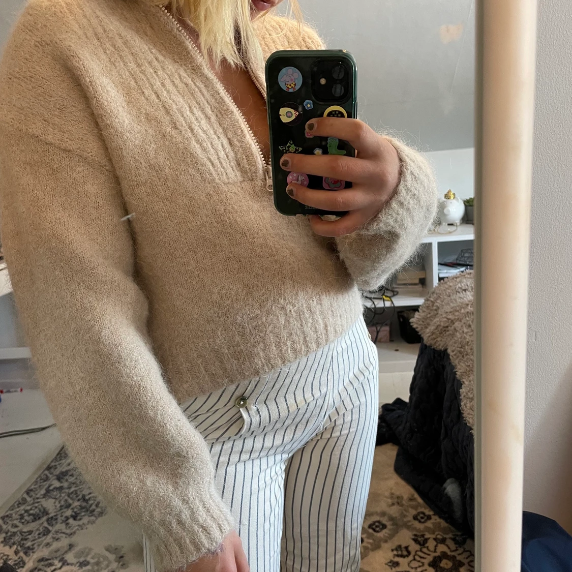 perfekta tjocktröjan från weekday - 90