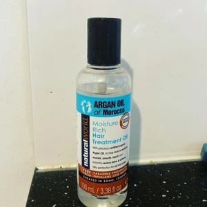 Hårolja  - Knappt använd. 20kr köparen står för frakten 