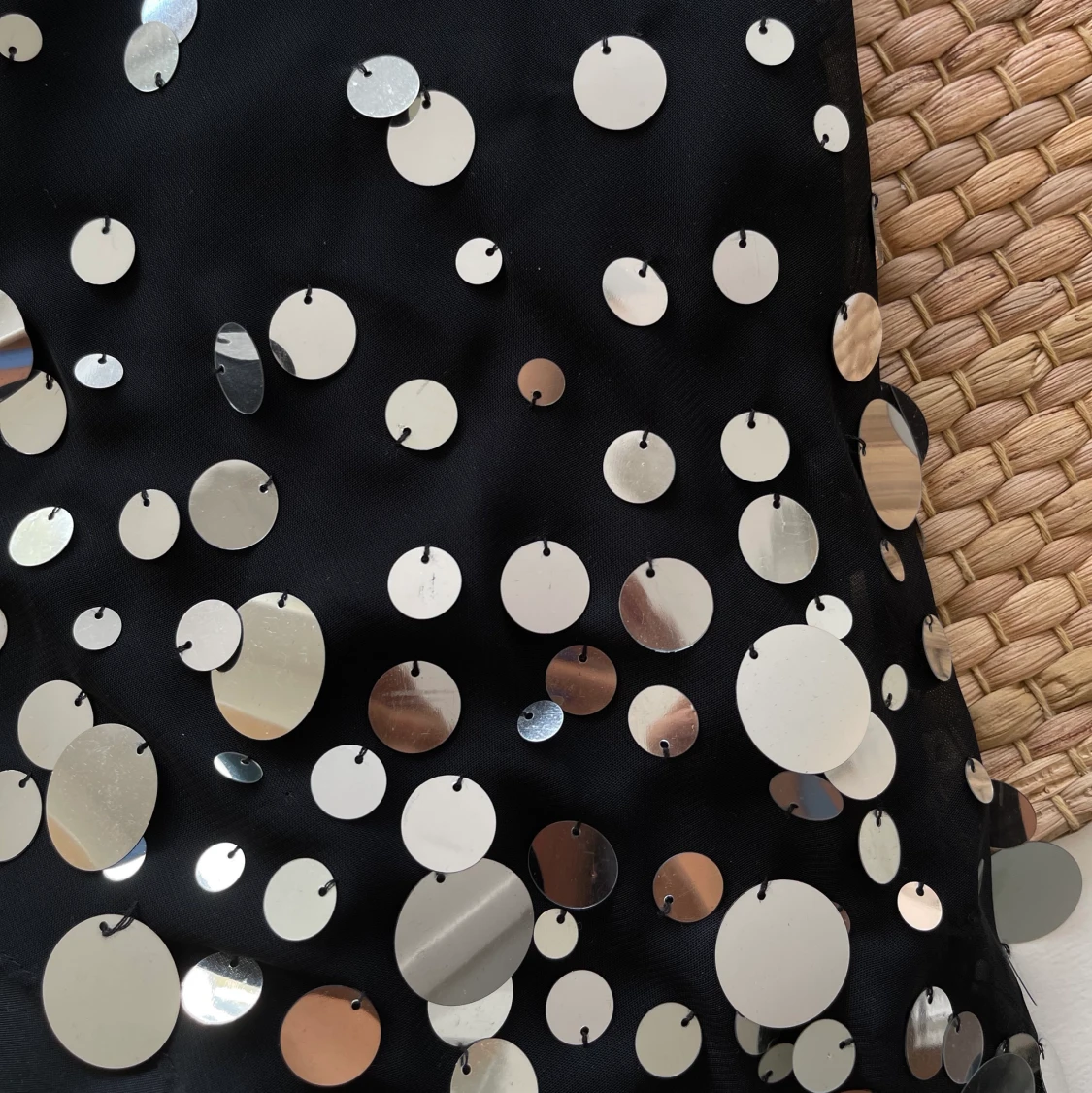 Svart klänning med paljetter i stl 40 - 91