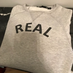 Real tröja  - Fint skick som ny, Stl s men kan passa m 