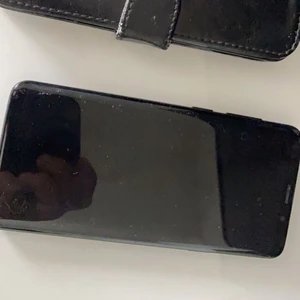 Samsung S9 - En samsung s9, i väldigt bra skick , knappt använd. Skal ingår. Fri frakt