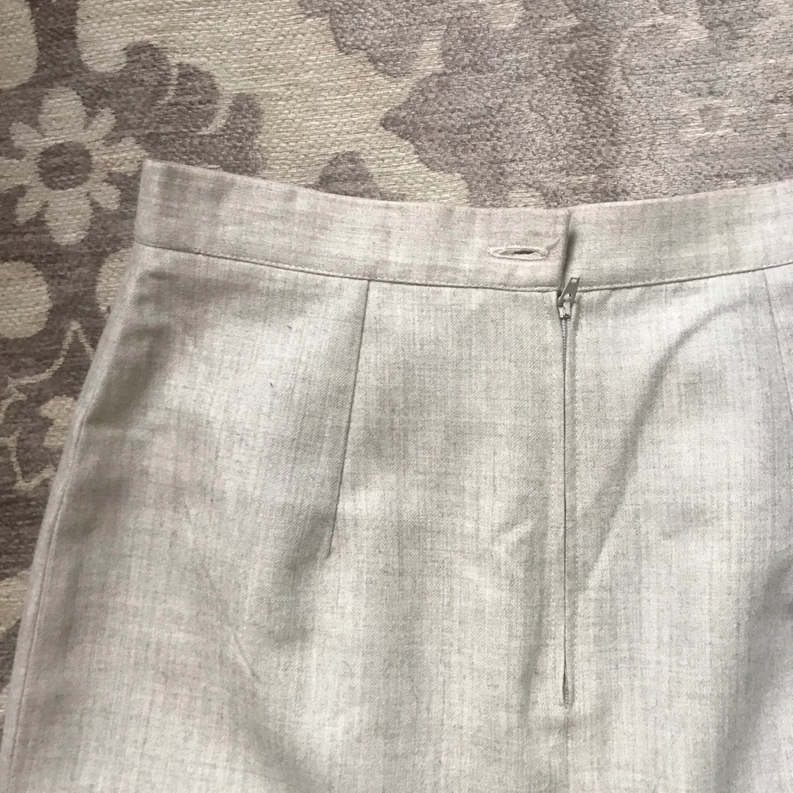 Beige kostymkjol, hög midja - 90