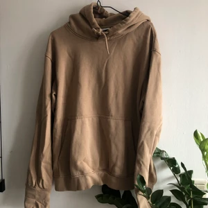Beige hoodie weekday - Beige hoodie från Weekday i bra skick! Storlek s