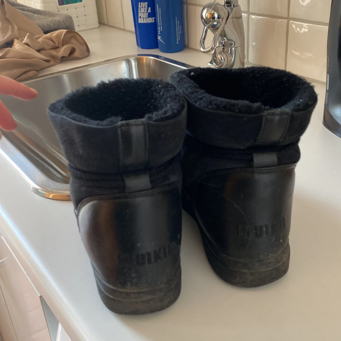 Inuikii skor svarta stel 37 - 91