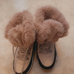 Vinterskor  - St 38       Använd 4 gngr.      I bra skick    Vattentäta 