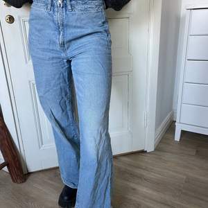 Loose fit jeans från hm i strl 27!💜