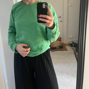 Weekday swetshirt - Säljer min weekday sweatshirt