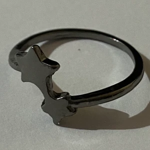 Ring - Silverring i form av stjärnor.