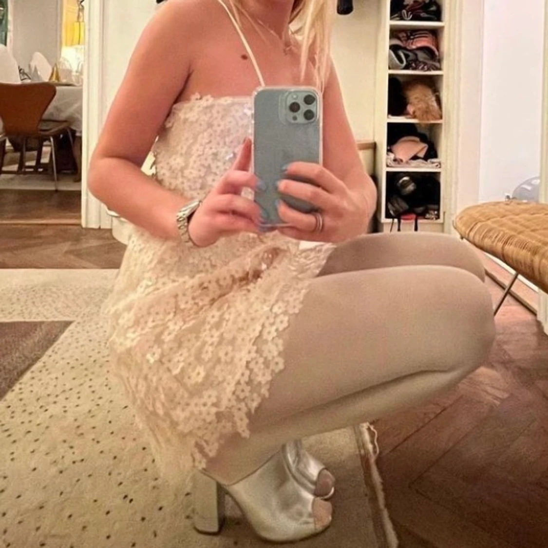 Vit paljettklänning från Zara - 90