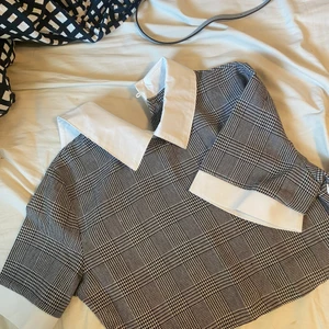 Tröja från Shein!! - Denna super söta tröja är lite för stor för mig! Men den är fin och passar till olika kostymbyxor!